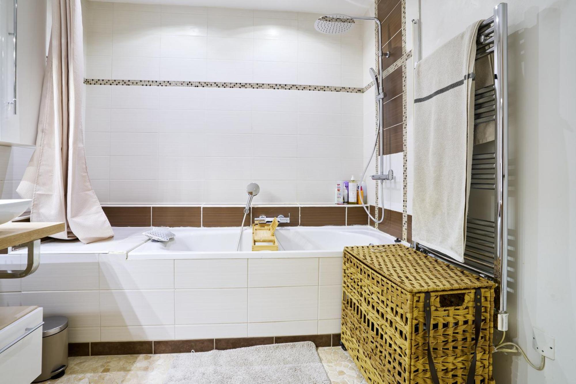 Maison De Ville Moderne Climatisee Avec Piscine Morieres-les-Avignon Kültér fotó